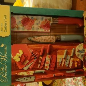 Pioneer Woman knife set